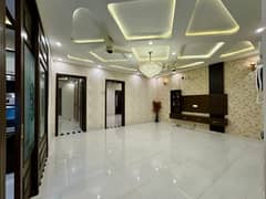 10 MARLA BRAND NEW HOUSE AVAILEBAL FOR RENT IN BAHRIA TOWN LAHORE 0