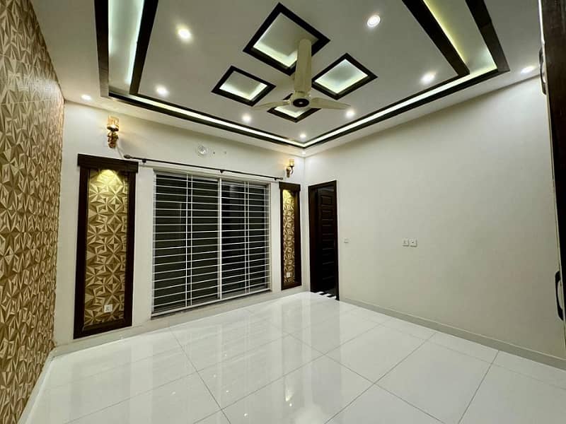 10 MARLA BRAND NEW HOUSE AVAILEBAL FOR RENT IN BAHRIA TOWN LAHORE 9