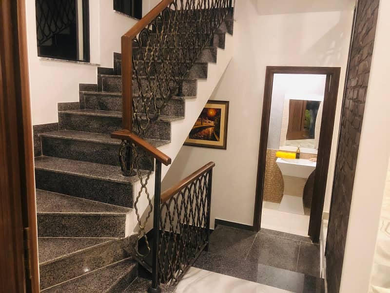 5 MARLA LIKE NEW HOUSE AVAILEBAL FOR RENT IN BAHRIA TOWN LAHORE 4