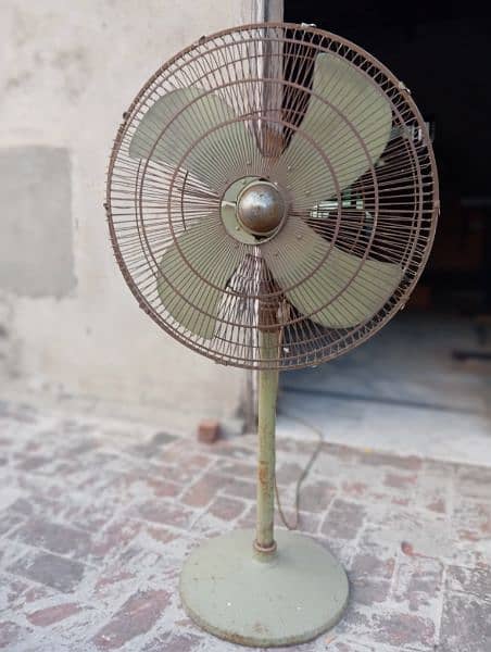 Original Beeta Pedestal Fan. 3