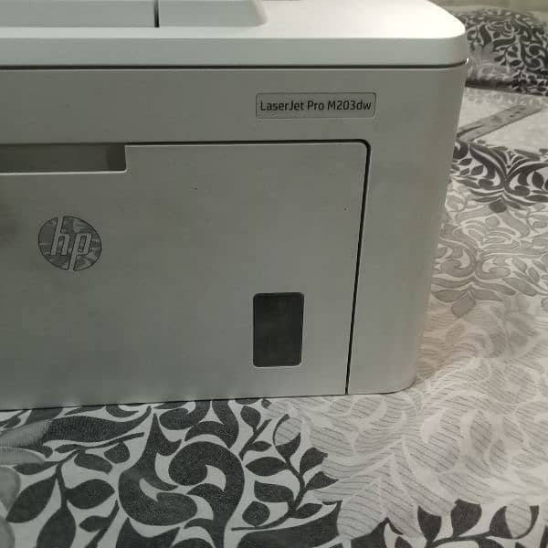 hp printer laser jet pro M 203dw 1