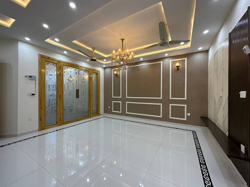 1 KANAL LIKE NEW UPPER PORTION AVAILABLE FOR RENT IN BAHRIA TOWN LAHORE 0