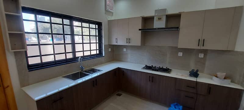 1 KANAL LIKE NEW UPPER PORTION AVAILABLE FOR RENT IN BAHRIA TOWN LAHORE 11