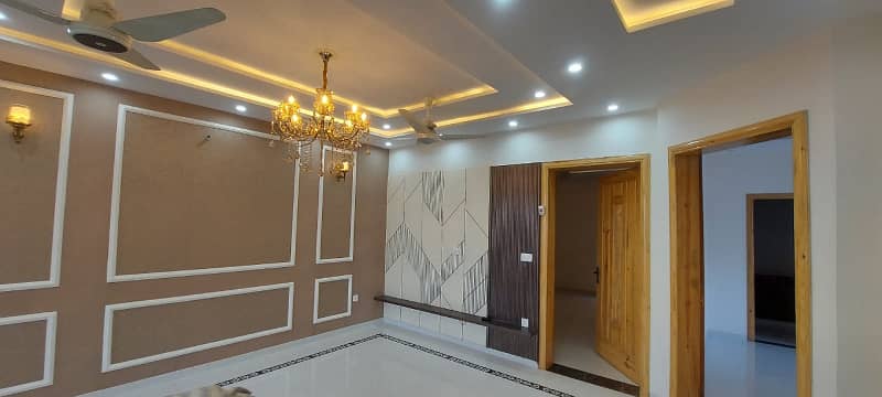 1 KANAL LIKE NEW UPPER PORTION AVAILABLE FOR RENT IN BAHRIA TOWN LAHORE 13