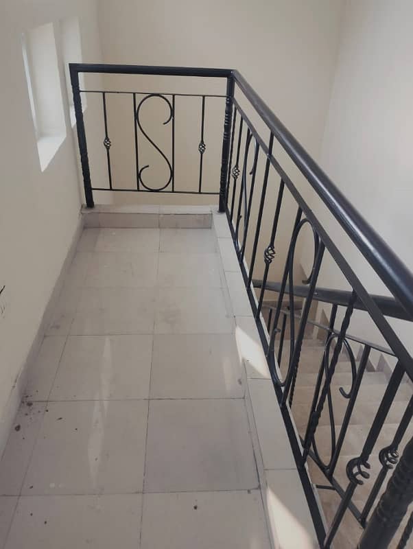 08 MARLA LIKE NEW HOUSE AVAILEBAL FOR RENT IN BAHRIA TOWN LAHORE 10