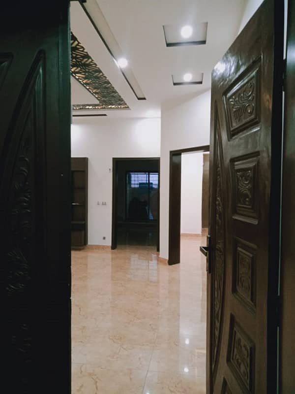 8 MARLA LIKE NEW LOWER PORTION AVAILEBAL FOR RENT IN BAHRIA TOWN LAHORE 2