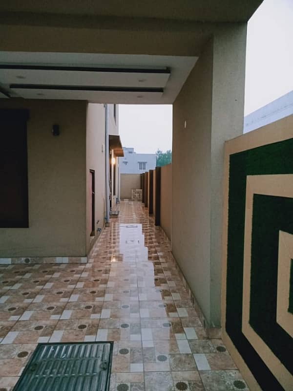 8 MARLA LIKE NEW LOWER PORTION AVAILEBAL FOR RENT IN BAHRIA TOWN LAHORE 3