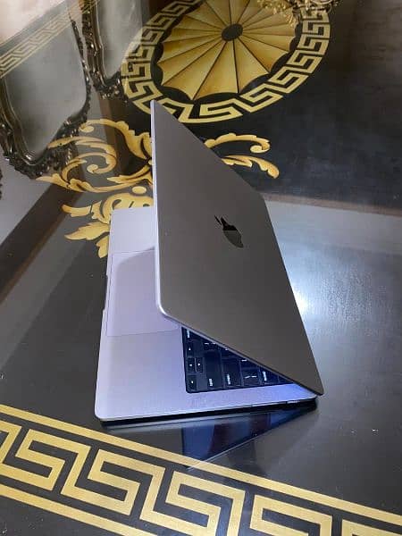 Macbook Pro M3 14" for SALE. 1