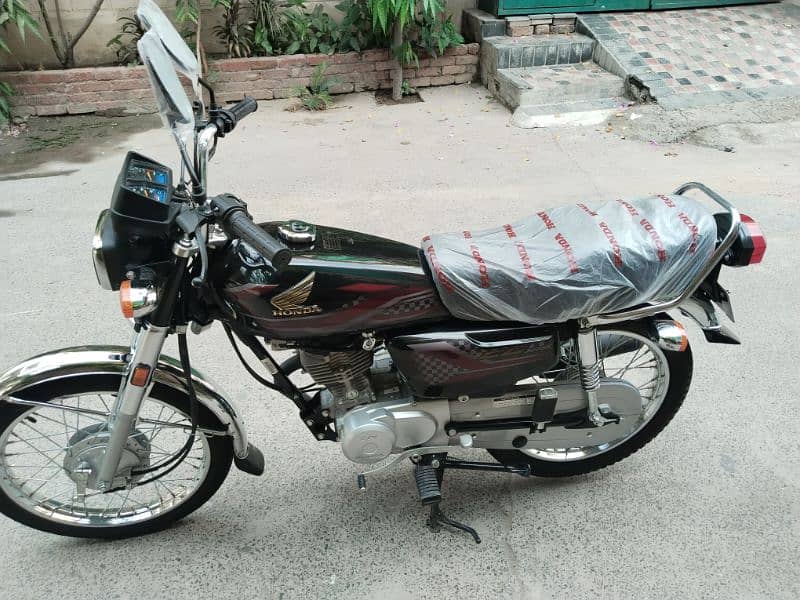 Honda CG125 2024 4