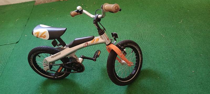 Rennrad Balance Cycle

Age 
3 - 5 years 1