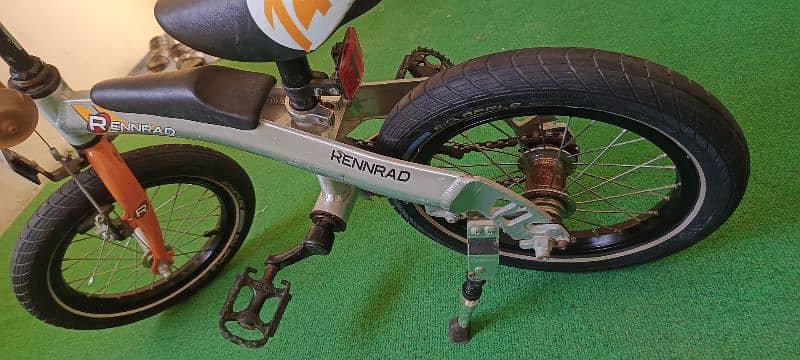 Rennrad Balance Cycle

Age 
3 - 5 years 4