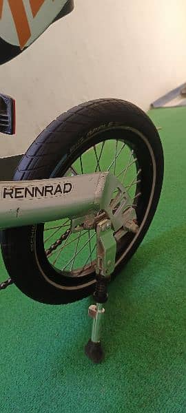 Rennrad Balance Cycle

Age 
3 - 5 years 9