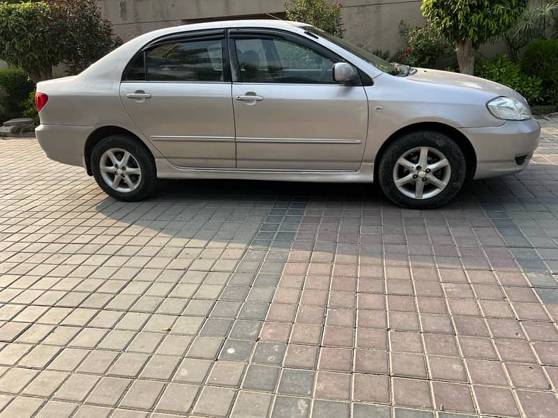 Toyota Corolla Altis 2004 5