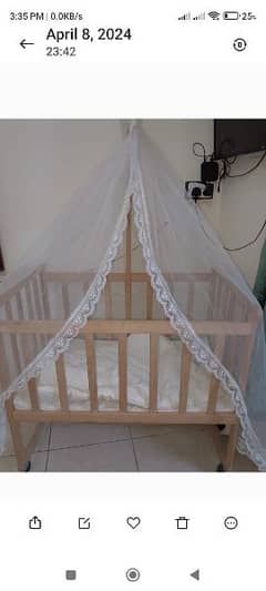 imported baby bed in excellent condition 0