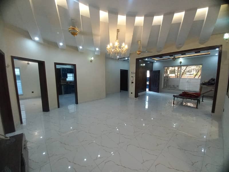 10 Marla Brand New Luxury House Available For Rent In Bahria Town Lahore. 2