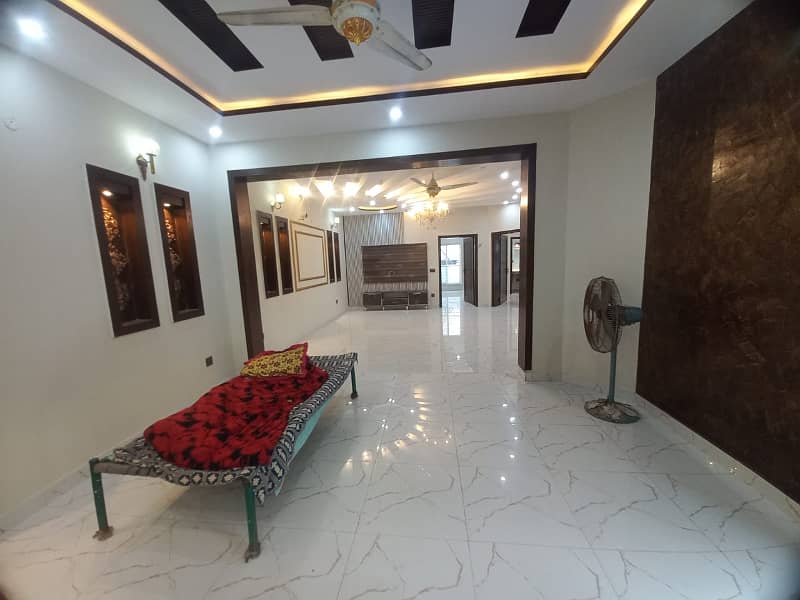 10 Marla Brand New Luxury House Available For Rent In Bahria Town Lahore. 9