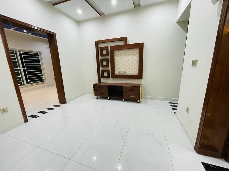 5 Marla Brand New Luxury House For Rent In Bahria Town Lahore. 4