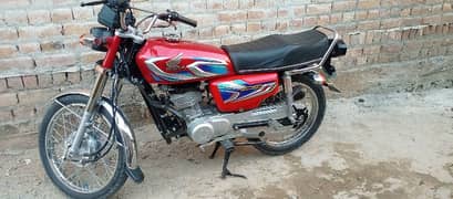 Honda 125 2022 model for sell urgent sell only 14000 kilometers driven