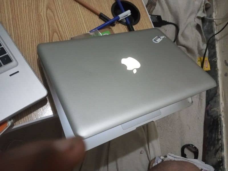 Mac Book Pro 256GB +1TB free 4