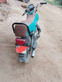 (Racer) bike hai tanki side cover super star k hai new bike leni hai