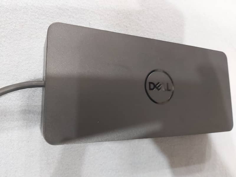 Dell dock D6000 4