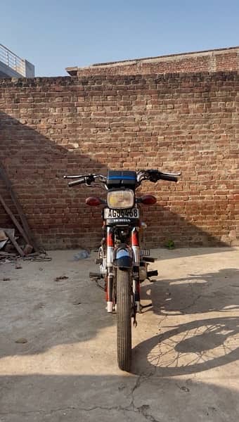 Honda 125 (Self Start) Special Edition 3