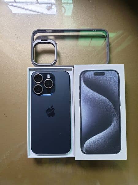 I phone 15 pro blue Titanium 0