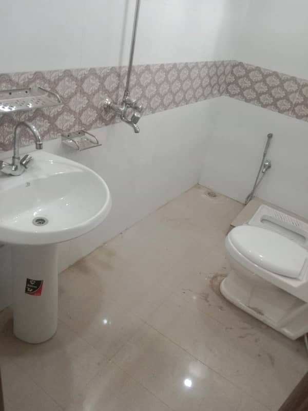 5 MARLA BEAUTIFUL HOUSE AVAILABLE FOR RENT IN DHA RAHBER 11 SECTOR 2 BLOCK M 16