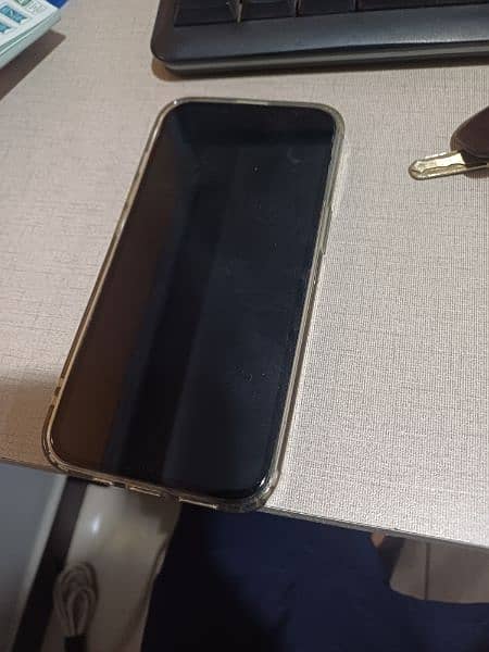 iphone 13 green avaliable in good condition. 0