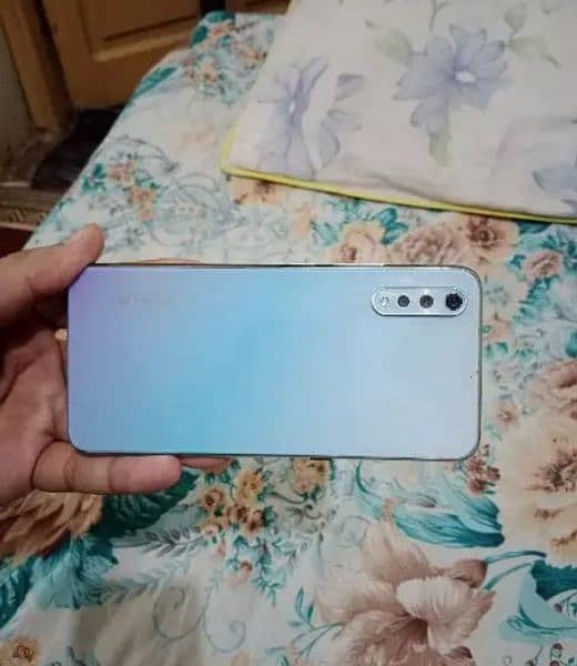 vivo s1 8+256 10/10 condition. 0