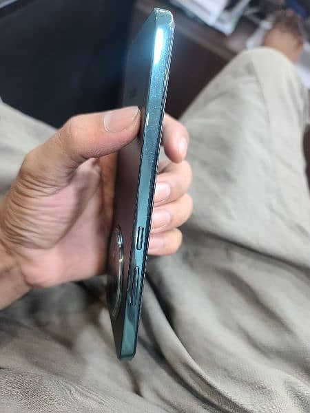 oppo reno 12F 1