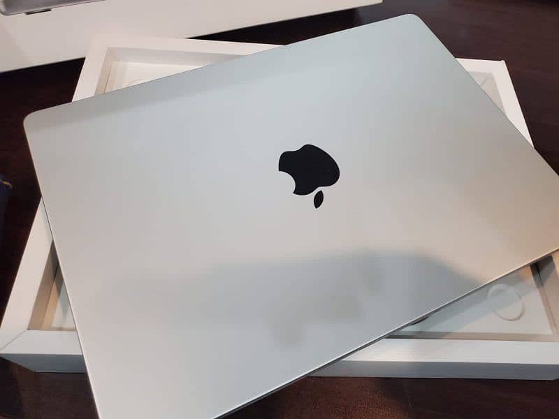 Macbook M1 pro 14" 16/512 just like box pack 1