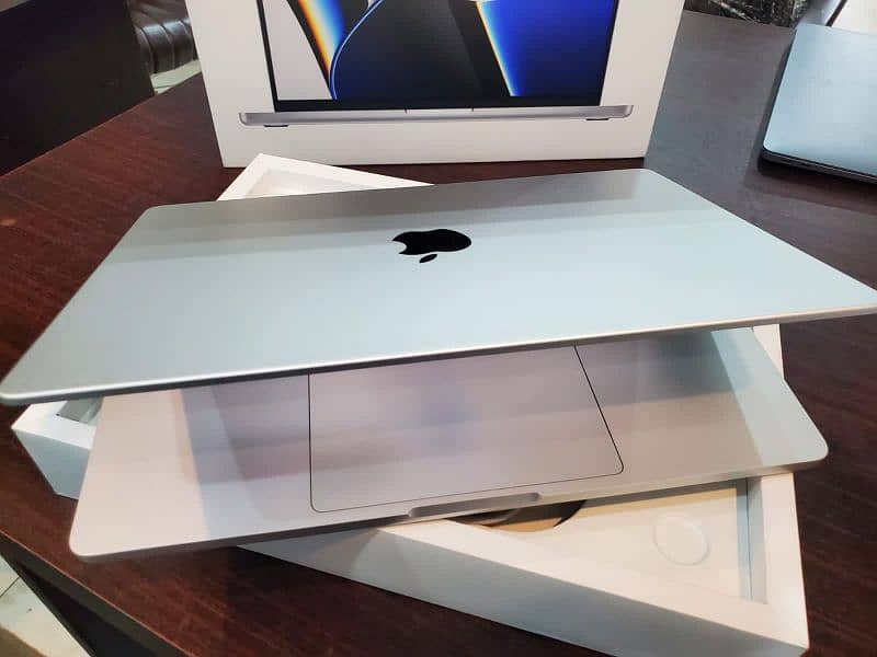 Macbook M1 pro 14" 16/512 just like box pack 2