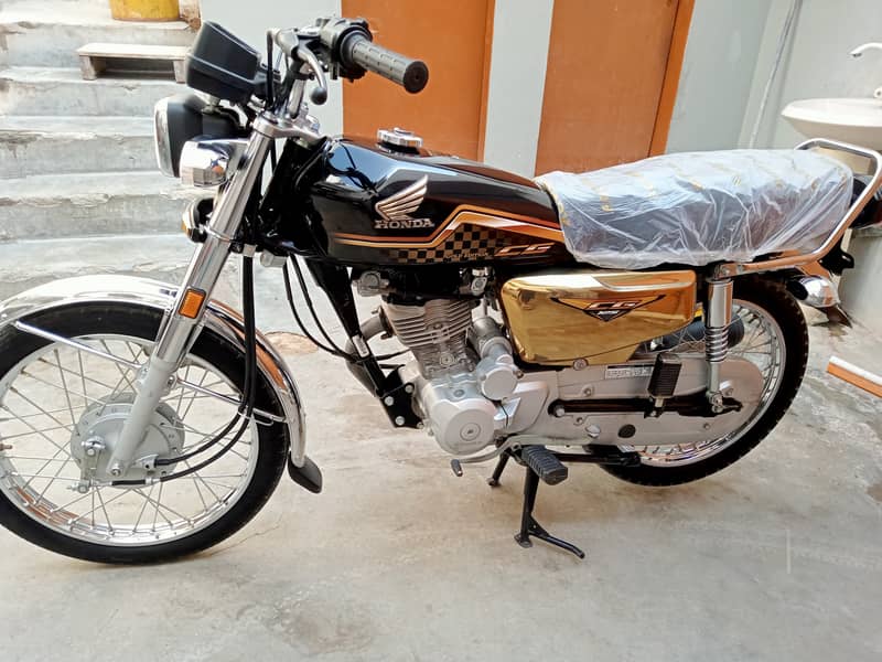 Honda 125 Gold Edition self start 2024 k 8 month ki nikli unregistered 0