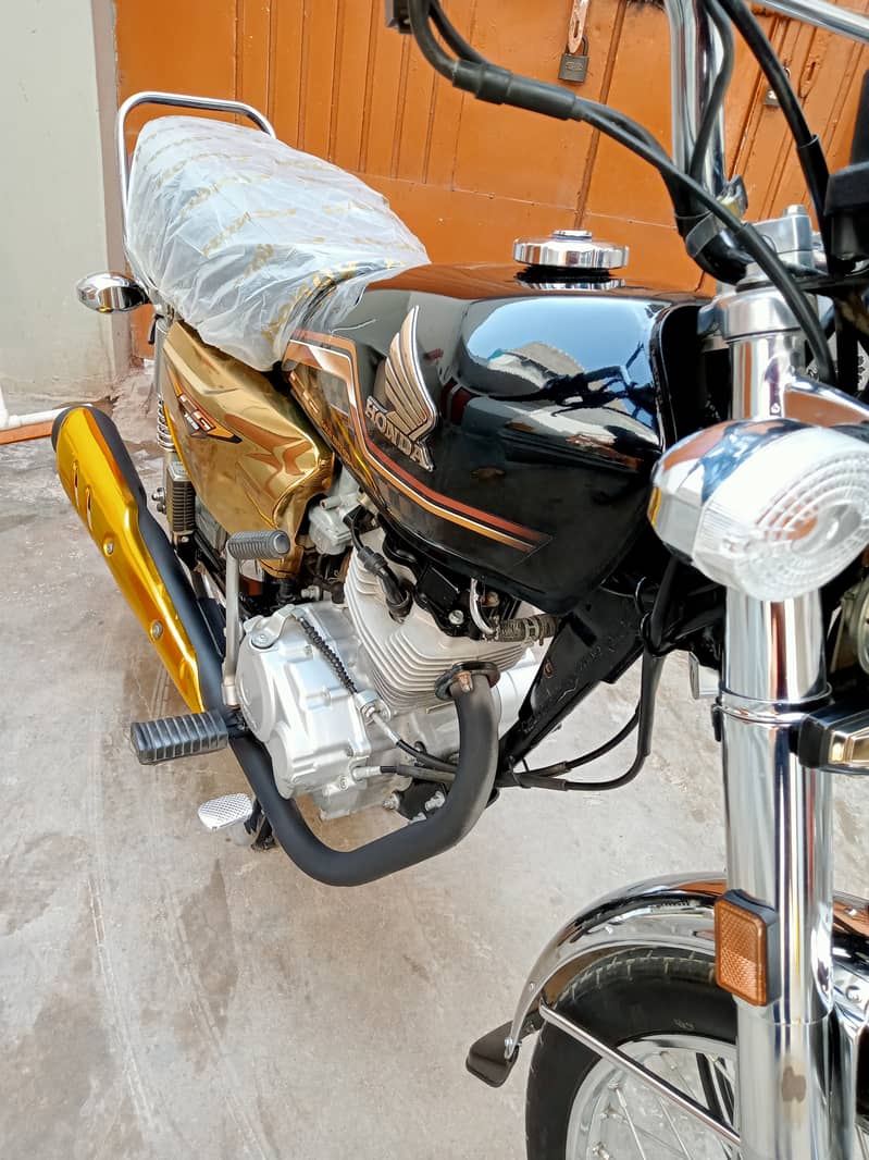 Honda 125 Gold Edition self start 2024 k 8 month ki nikli unregistered 2