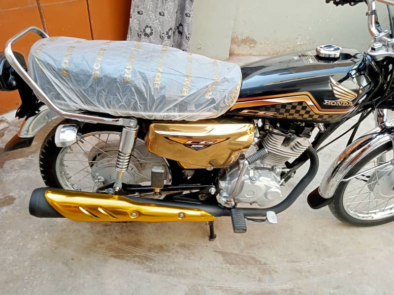 Honda 125 Gold Edition self start 2024 k 8 month ki nikli unregistered 7