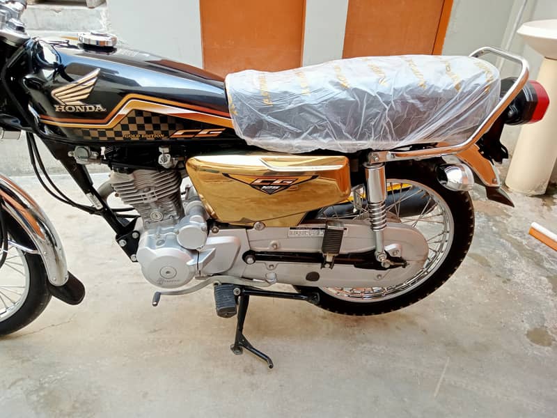 Honda 125 Gold Edition self start 2024 k 8 month ki nikli unregistered 8