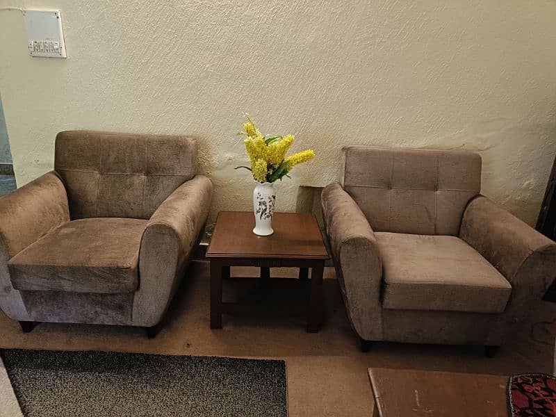 7 seater grand sofa set. 5