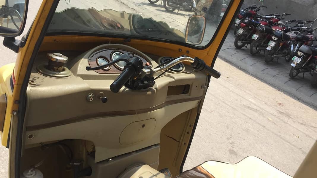 Loader Rickshaw (Tez Raftar 200cc Auto Rickshaw Loader XXL-Model HI-CA 3