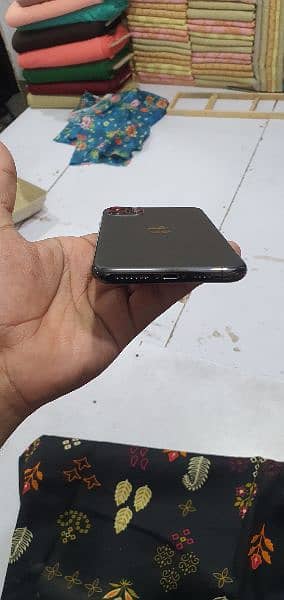 iphone 11 pro max ( non pta ) urjnet sell 2