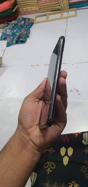 iphone 11 pro max ( non pta ) urjnet sell 4