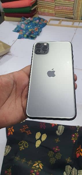 iphone 11 pro max ( non pta ) urjnet sell 5