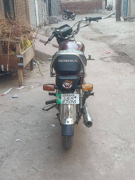 03286111920 Honda 70 2018 model Lahore number red colour 1