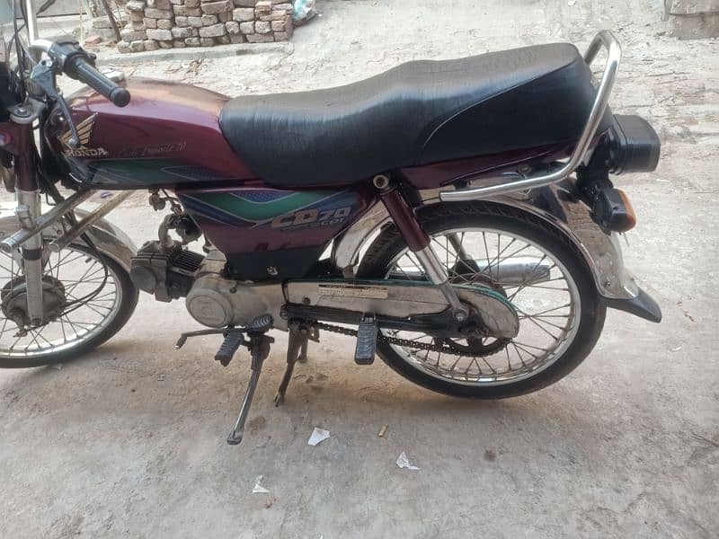 03286111920 Honda 70 2018 model Lahore number red colour 3