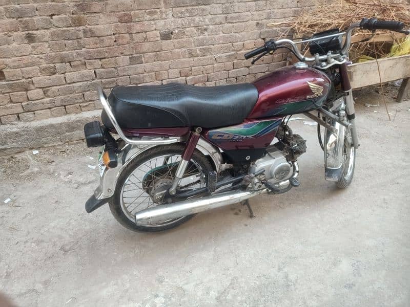 03286111920 Honda 70 2018 model Lahore number red colour 5