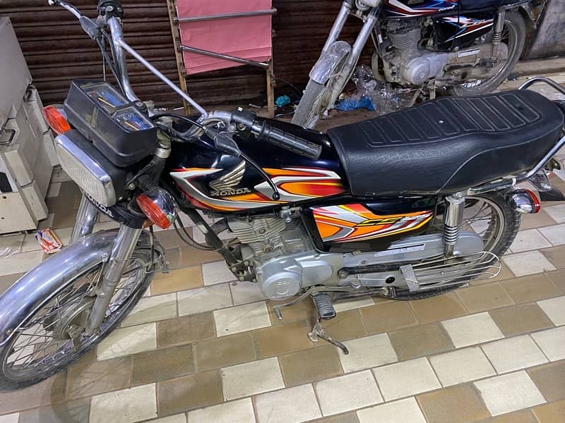 honda 125 2022 model black colour 2