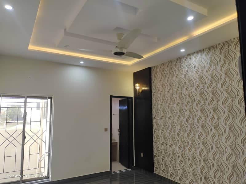 10 Marla Brand New Modern Elevation Luxury House Available For Rent In Bahria Town Lahore. 4