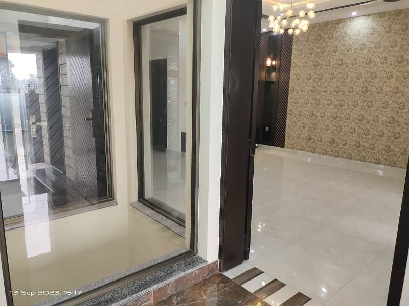 10 Marla Brand New Modern Elevation Luxury House Available For Rent In Bahria Town Lahore. 7