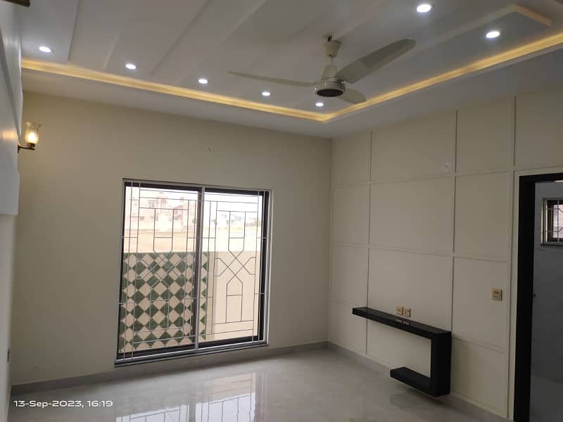 10 Marla Brand New Modern Elevation Luxury House Available For Rent In Bahria Town Lahore. 11