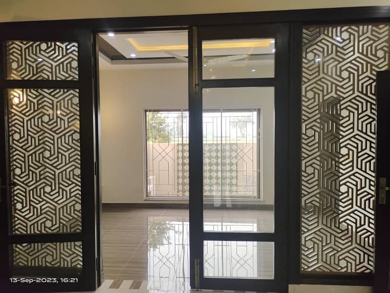 10 Marla Brand New Modern Elevation Luxury House Available For Rent In Bahria Town Lahore. 13